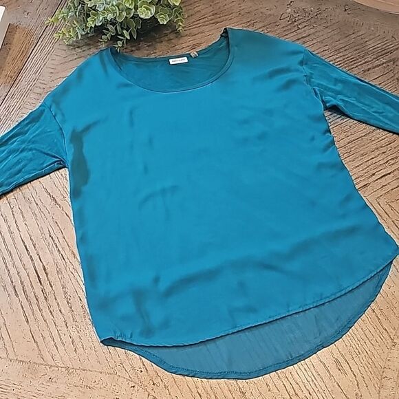 DKNYC Tops - Green blouse DKNYC size M